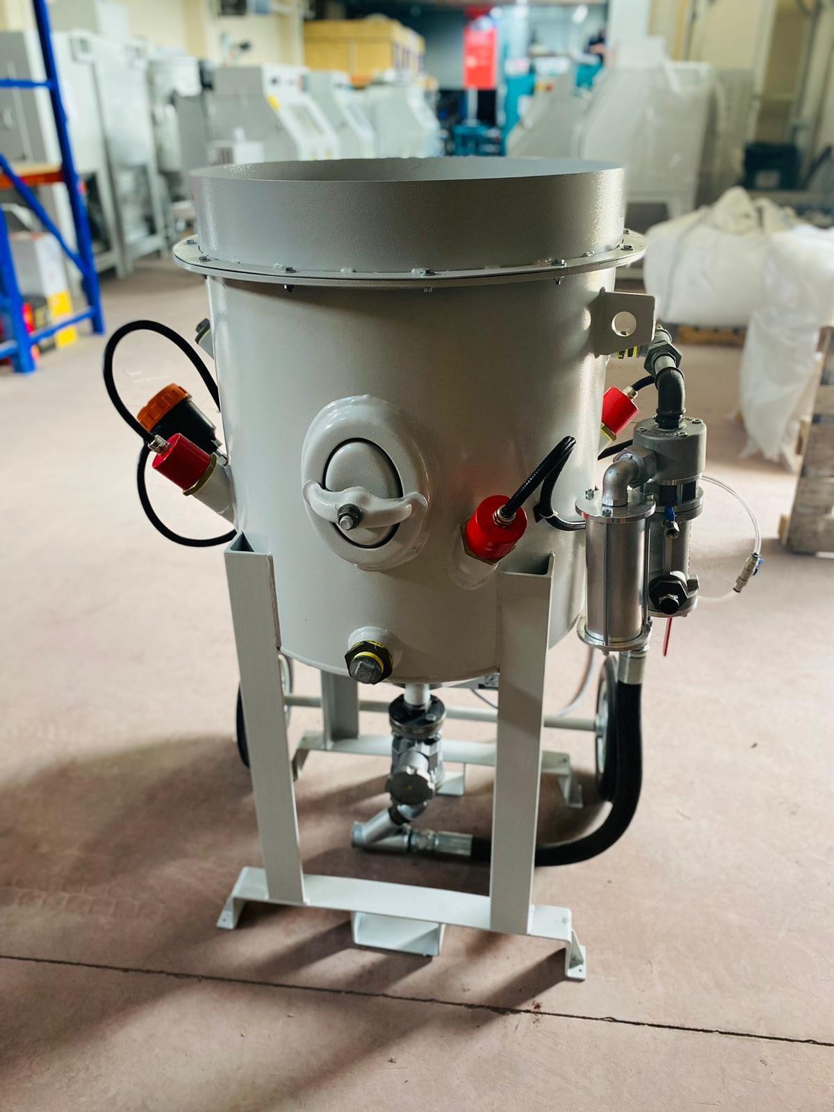 Resistance-Heated Welding Flux Delivery Tank